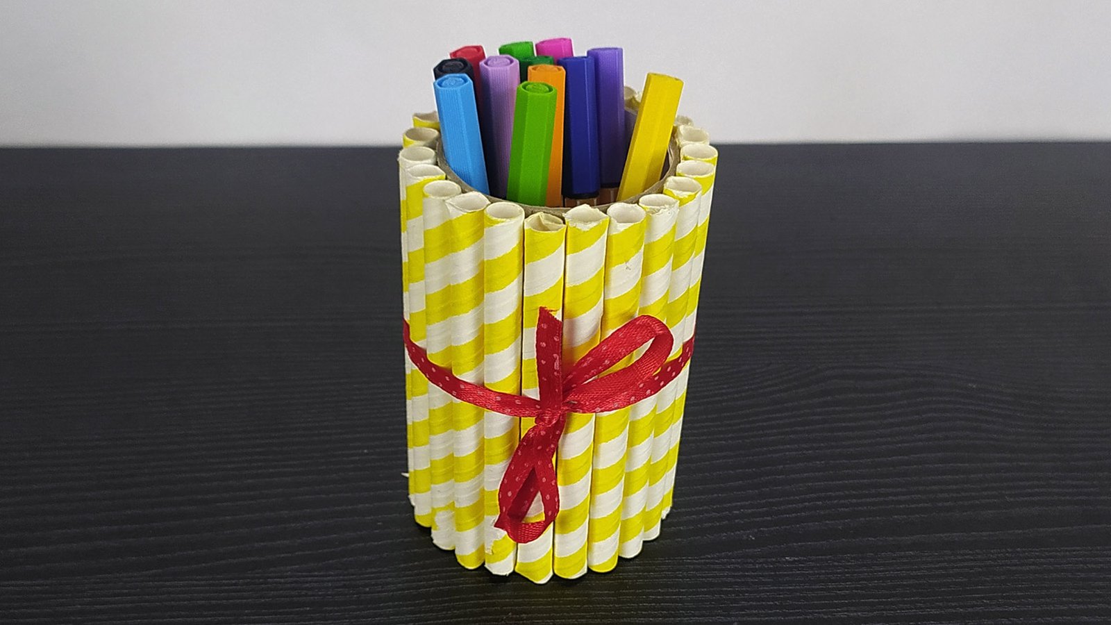 Simple Pen Holder From Paper Straw